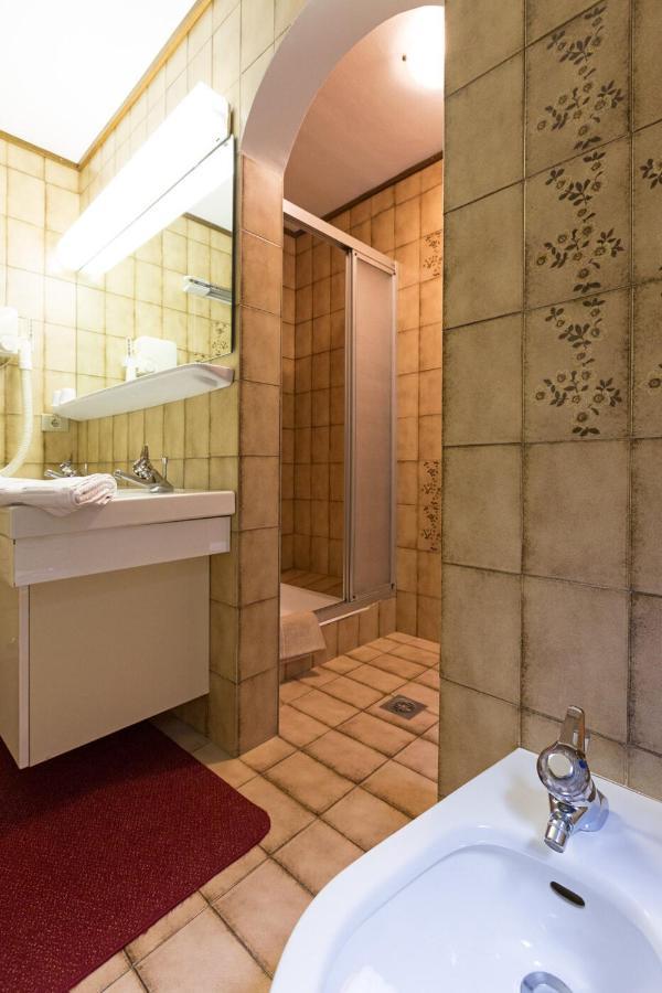 Apartments Meisules โอติเซ ภายนอก รูปภาพ